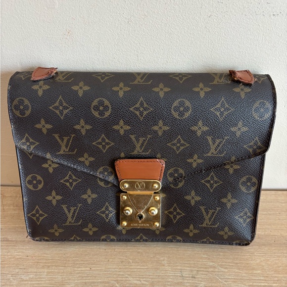 Authentic Louis Vuitton monogram clutch - Picture 1 of 10